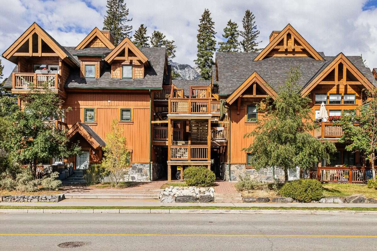 Condo For Sale - #307, 343 Marten Street, Banff, AB