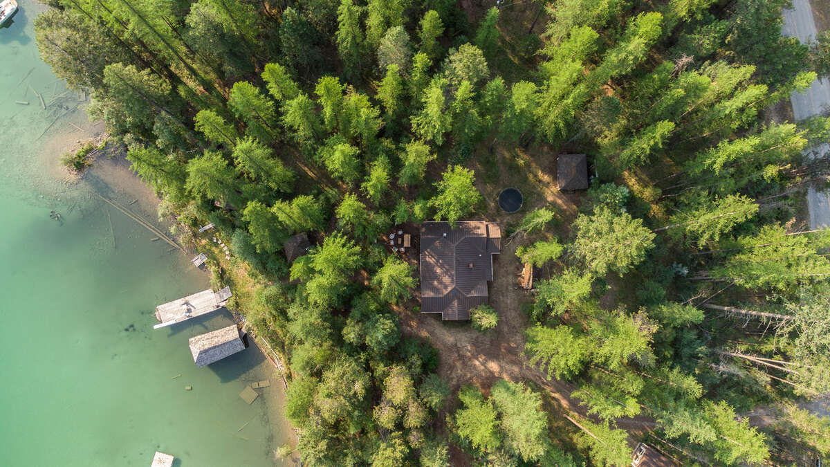 Waterfront Property For Sale - 6768 Rosen Lake Rd, Jaffray, BC