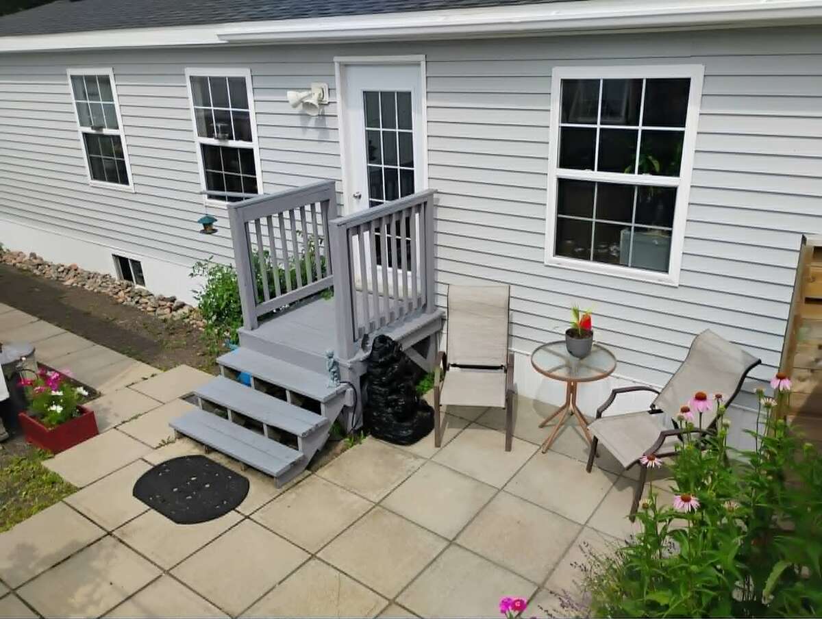 House For Sale - 35 Fourth Ave, Pointe-du-Chene, NB
