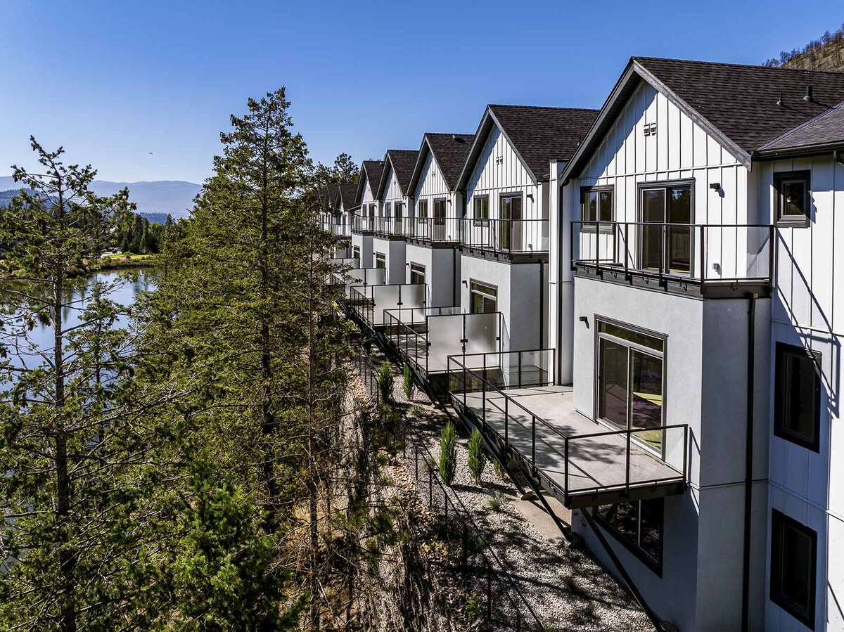 Townhouse For Sale - #44, 1550 Union Road, Kelowna, BC