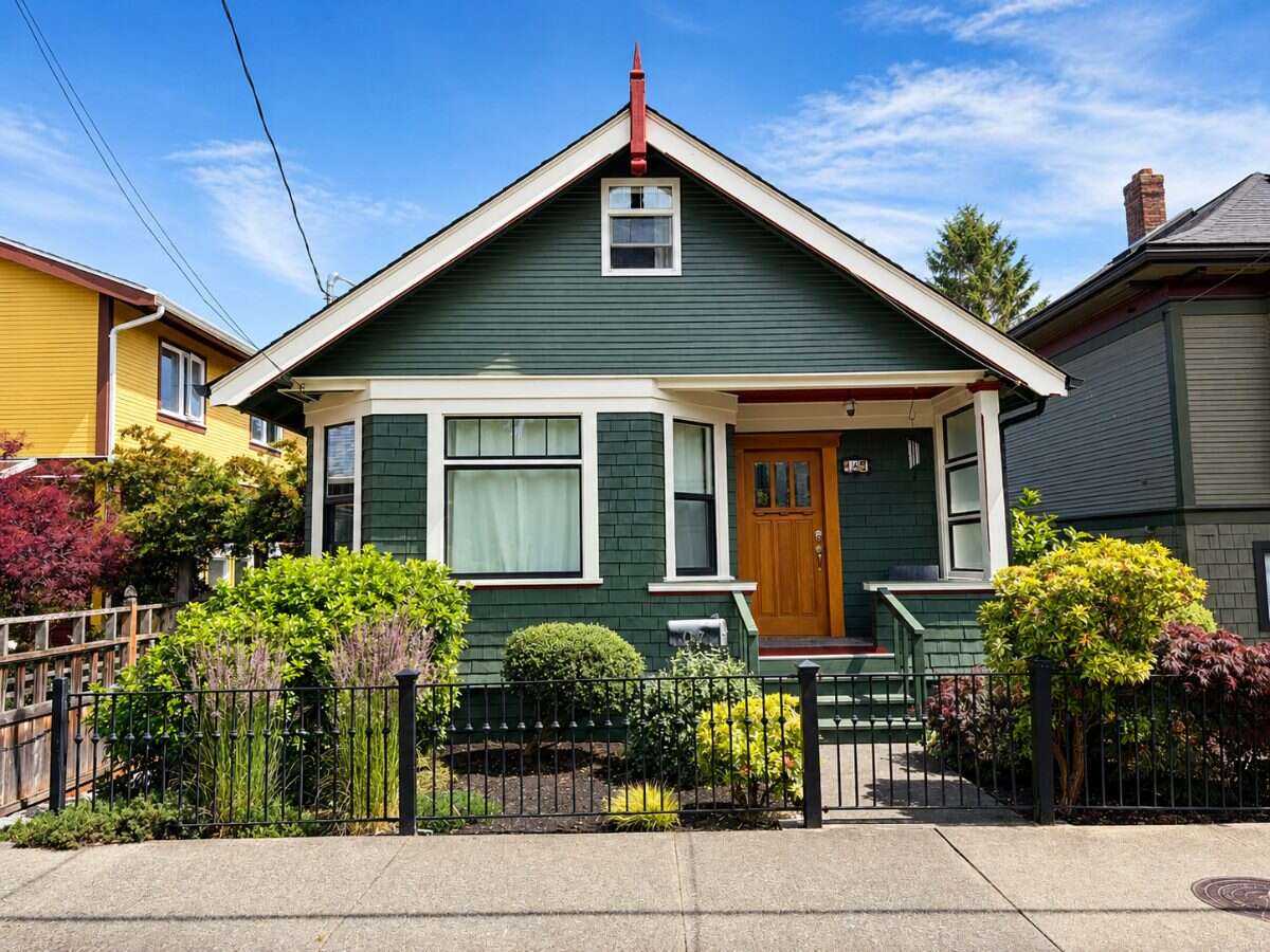 House For Sale - 147 St. Lawrence Street, Victoria, BC