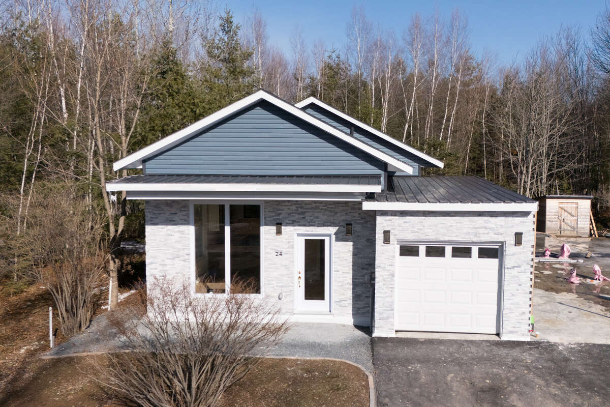 Half Duplex For Sale - 24 Murray Ave, Fredericton, NB