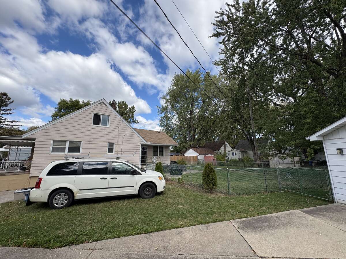 House For Sale - 1946 Malta Rd, Windsor, ON