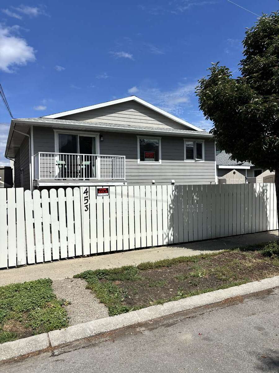 Half Duplex For Sale - #453, Alexander Ave, Penticton, BC