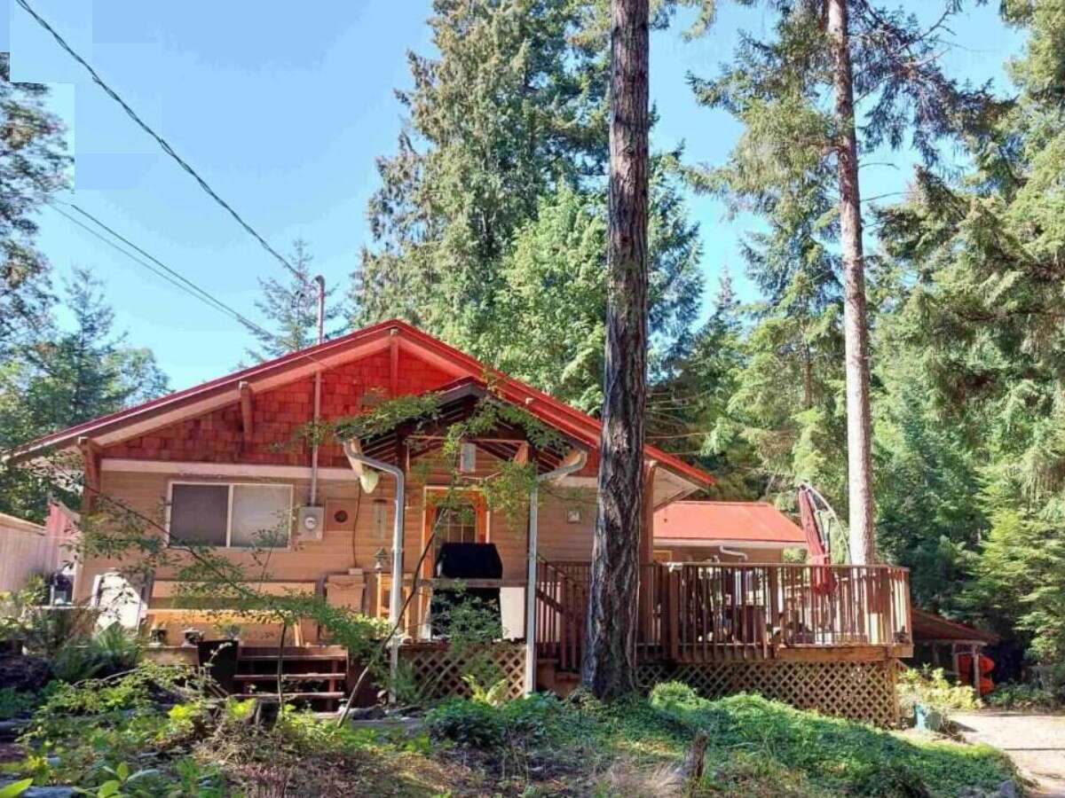 House For Sale - 559 Blitz Road, Mayne Island, BC