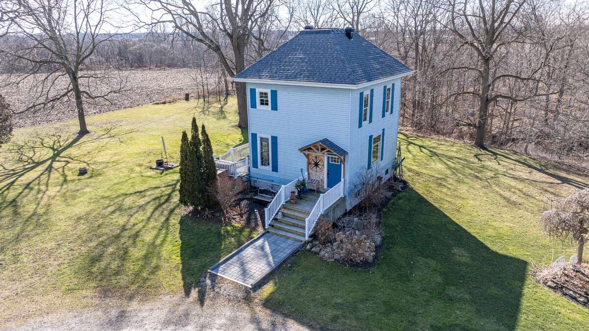 House For Sale - 28143 Talbot Line, Wallacetown, ON