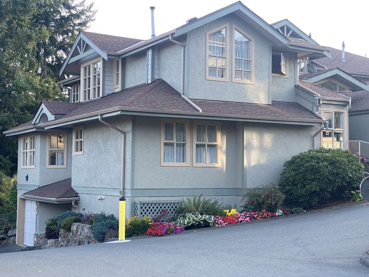 Townhouse For Sale - #1, 500 Marsett Place, Victoria, BC