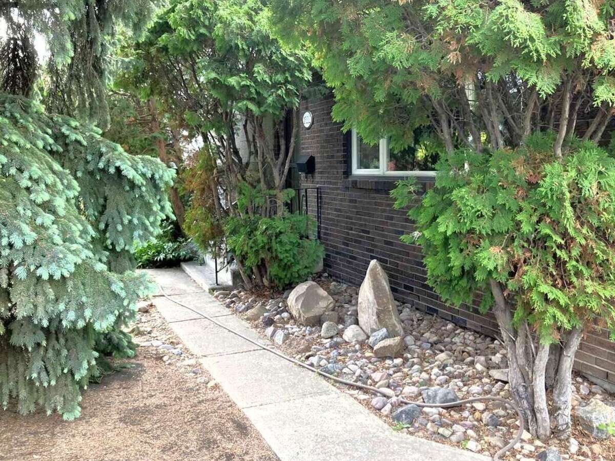 House For Sale - 15212 86 Ave, Edmonton, AB