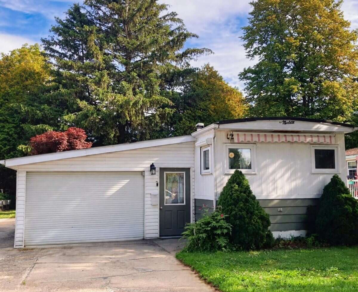 Mobile Home For Sale - 18 Sutton Drive, Goderich, ON