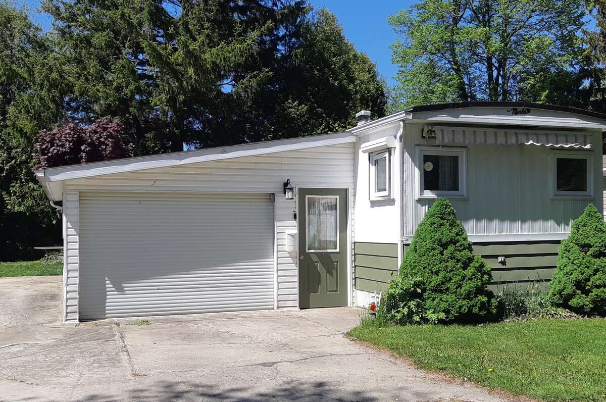 Mobile Home For Sale - 18 Sutton Drive, Goderich, ON