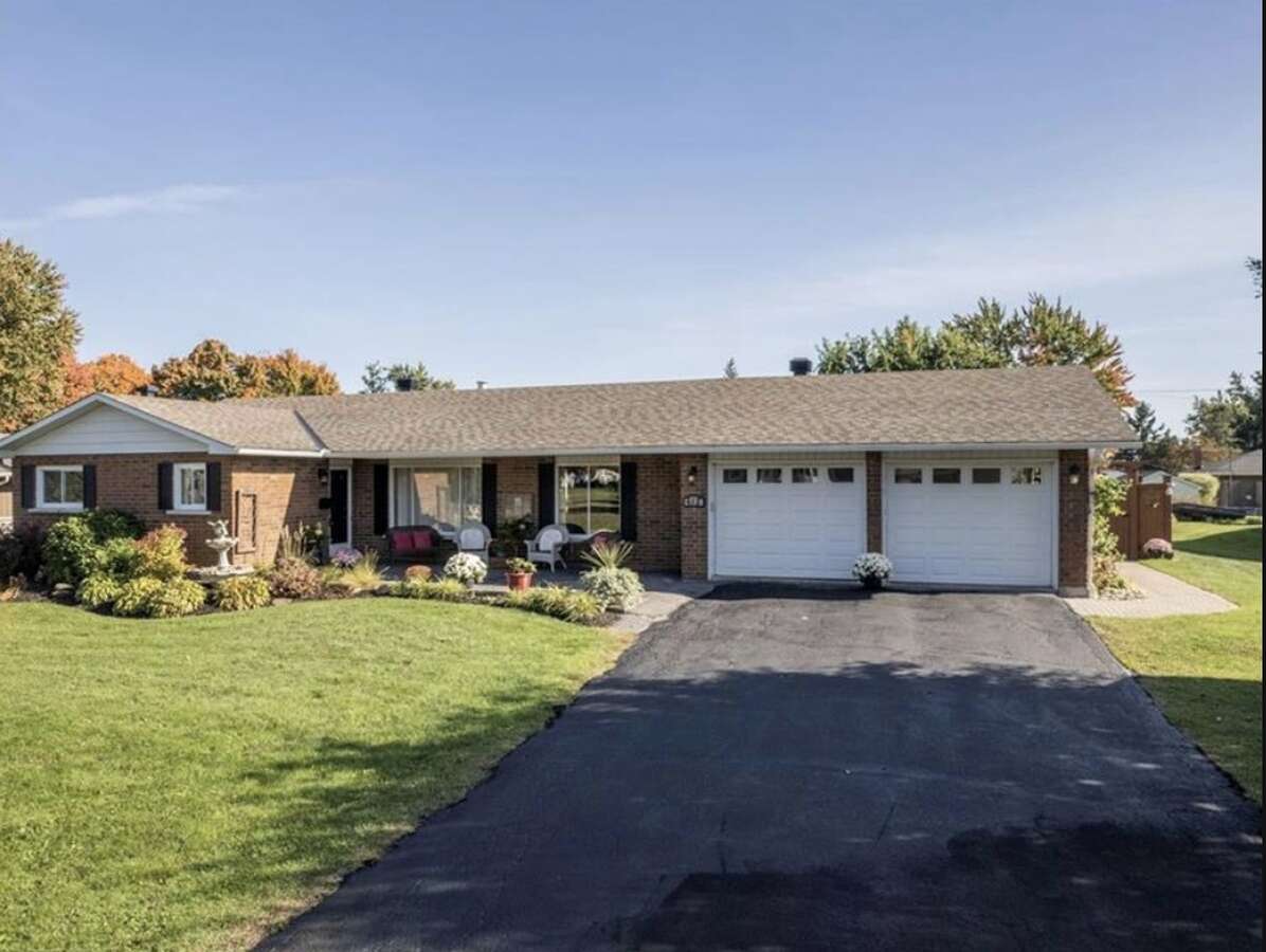 House For Sale - 612 Virginia Street, Cornwall, ON