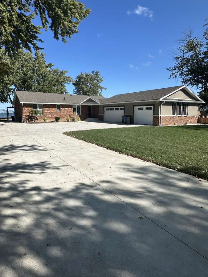 Ranch For Sale - 6210 St. Clair Rd, Windsor, ON