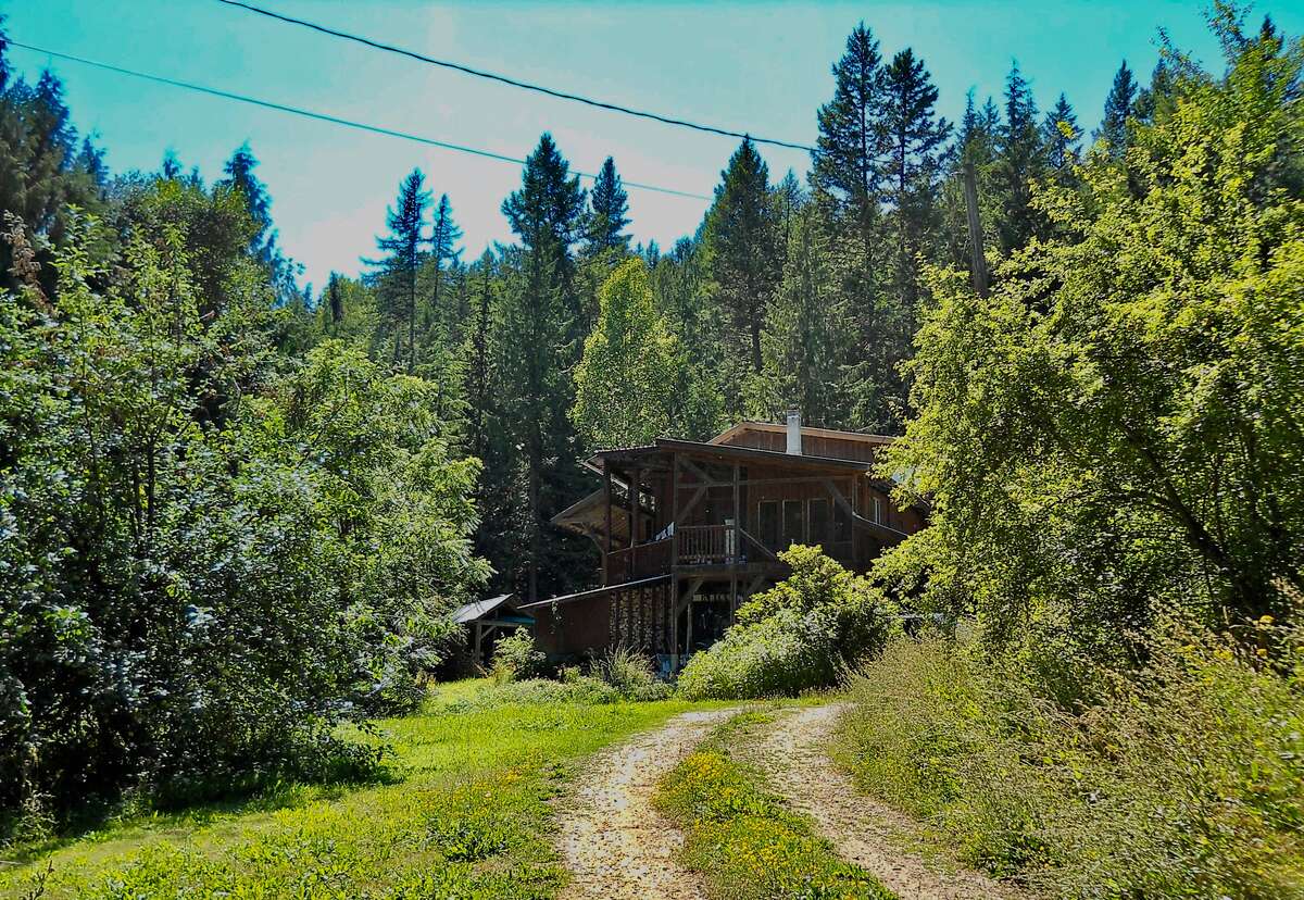 Acreage For Sale - 6119 Slocan River Road, Appledale, BC