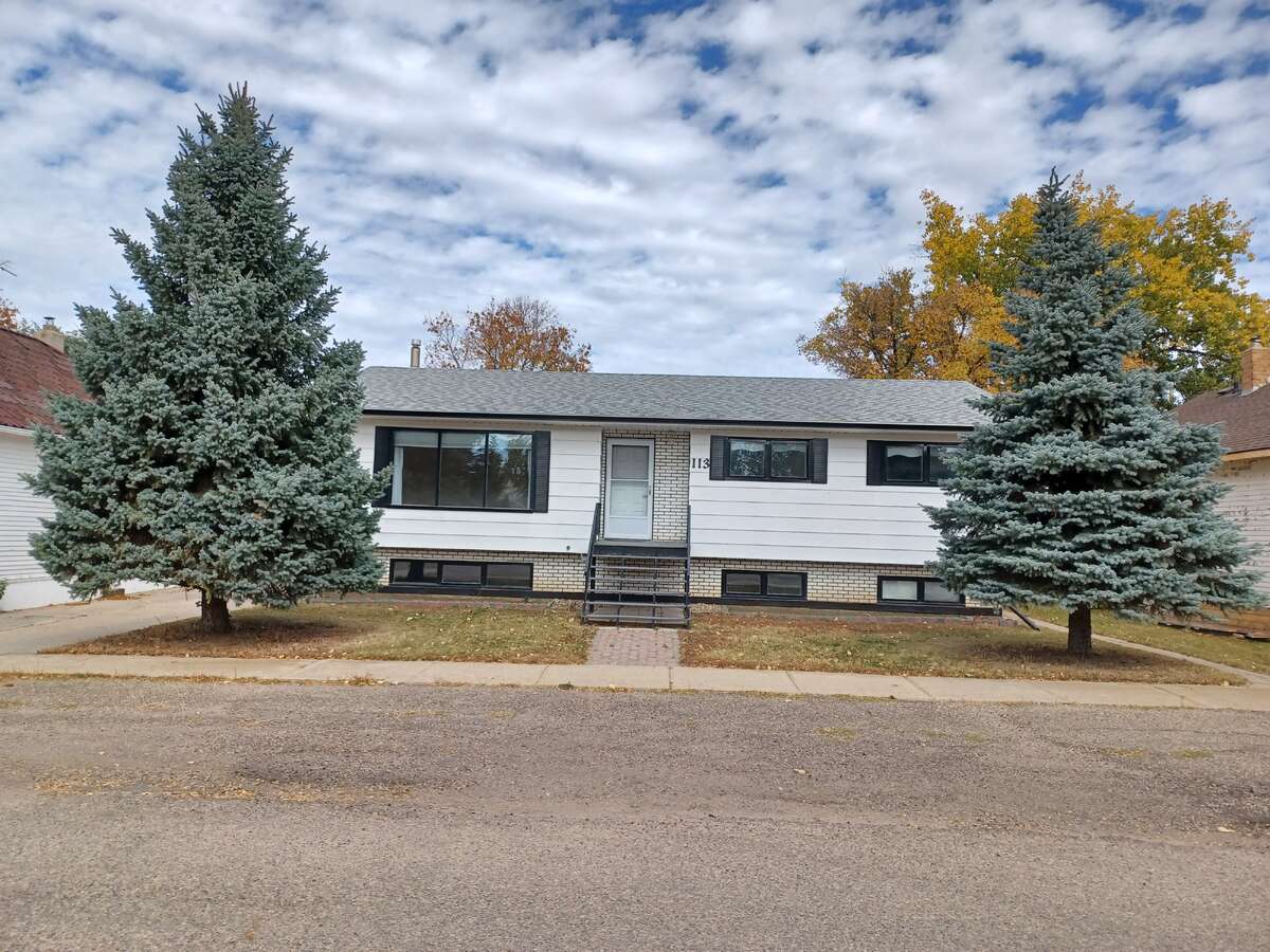 House For Sale - 113 - 5th Avenue West, Gravelbourg, SK