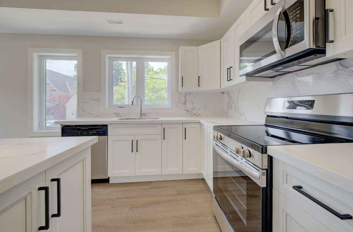 Condo For Sale - #4, 17 Peter Street, Kitchener, ON