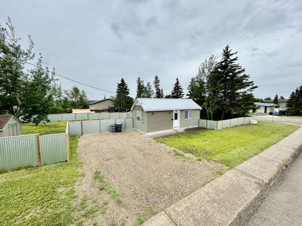 House For Sale - 9200 8 Street, Dawson Creek, BC