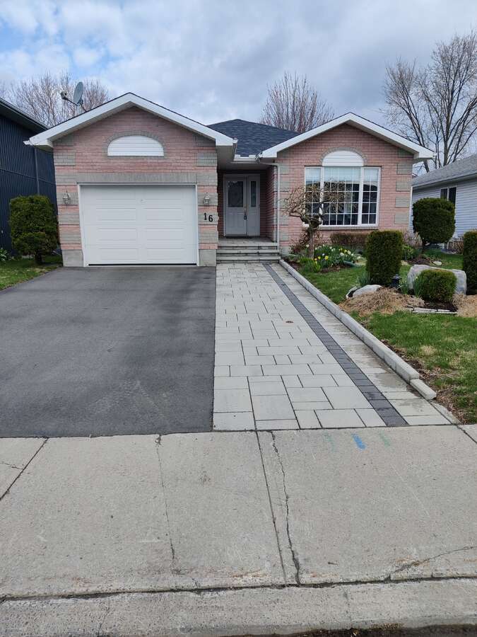 House For Sale - 16 Fairview Crescent, Arnprior, ON