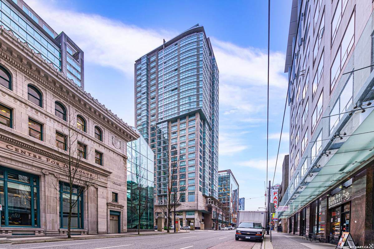 Condo For Sale - #810, 438 Seymour Street, Vancouver, BC