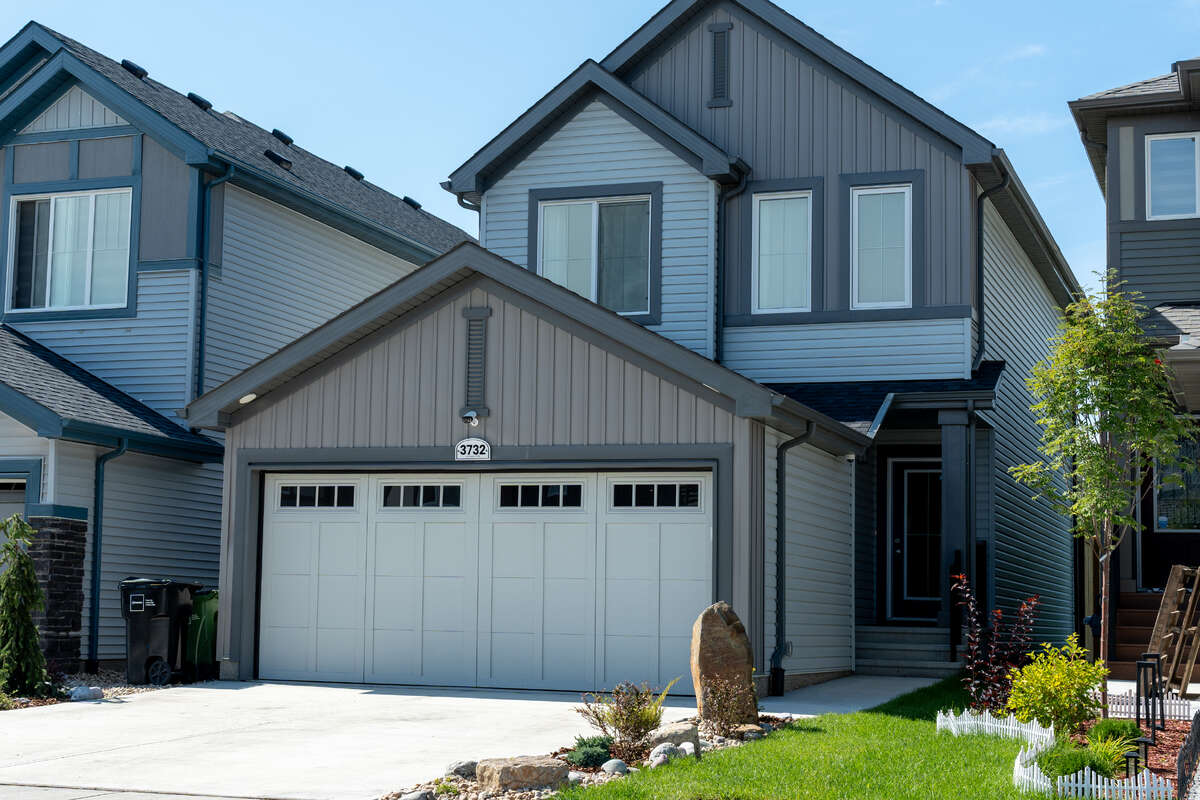 House For Sale - 3732 214 St NW, Edmonton, AB