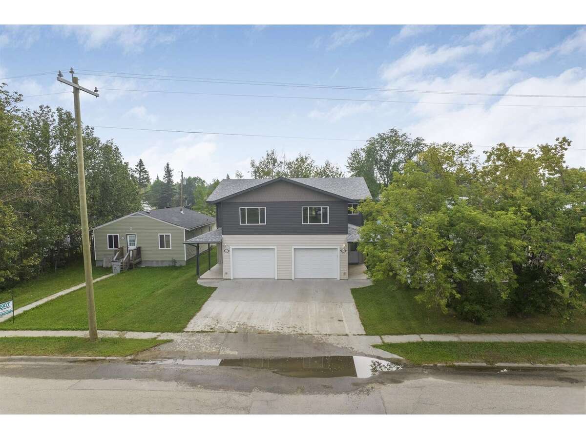 Duplex For Sale - 5265 52 St, Mayerthorpe, AB