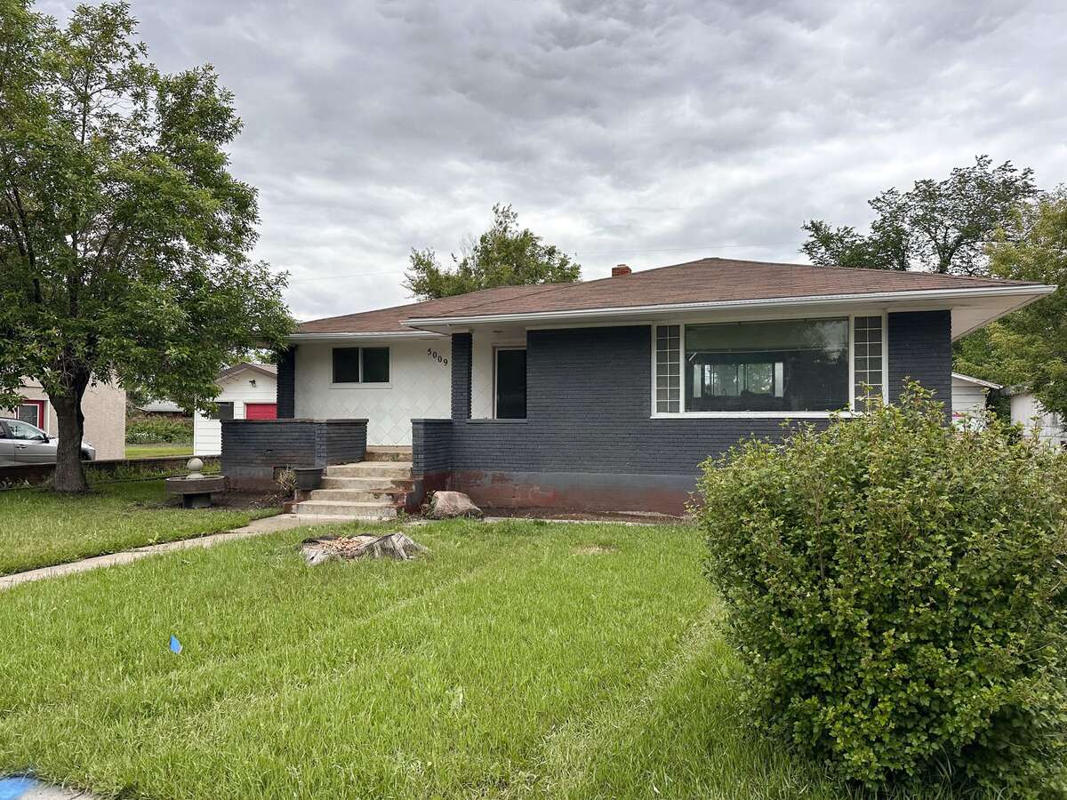 House For Sale - 5009 51 Avenue, Taber, AB