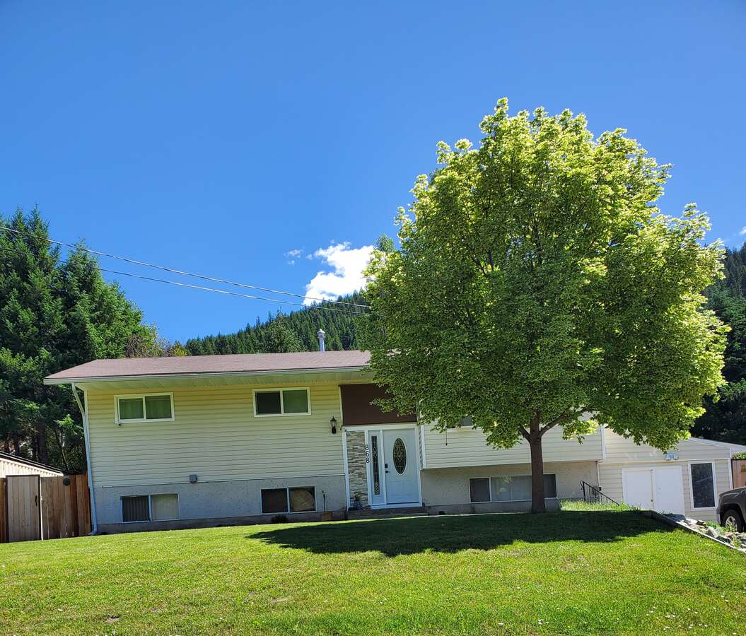 House For Sale - 868 North Kimberley Avenue, Greenwood, BC