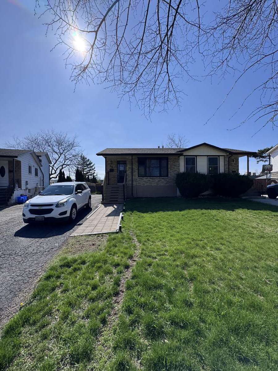 Semi-Detached House For Sale - 16 Bula Drive, St. Catharines, ON