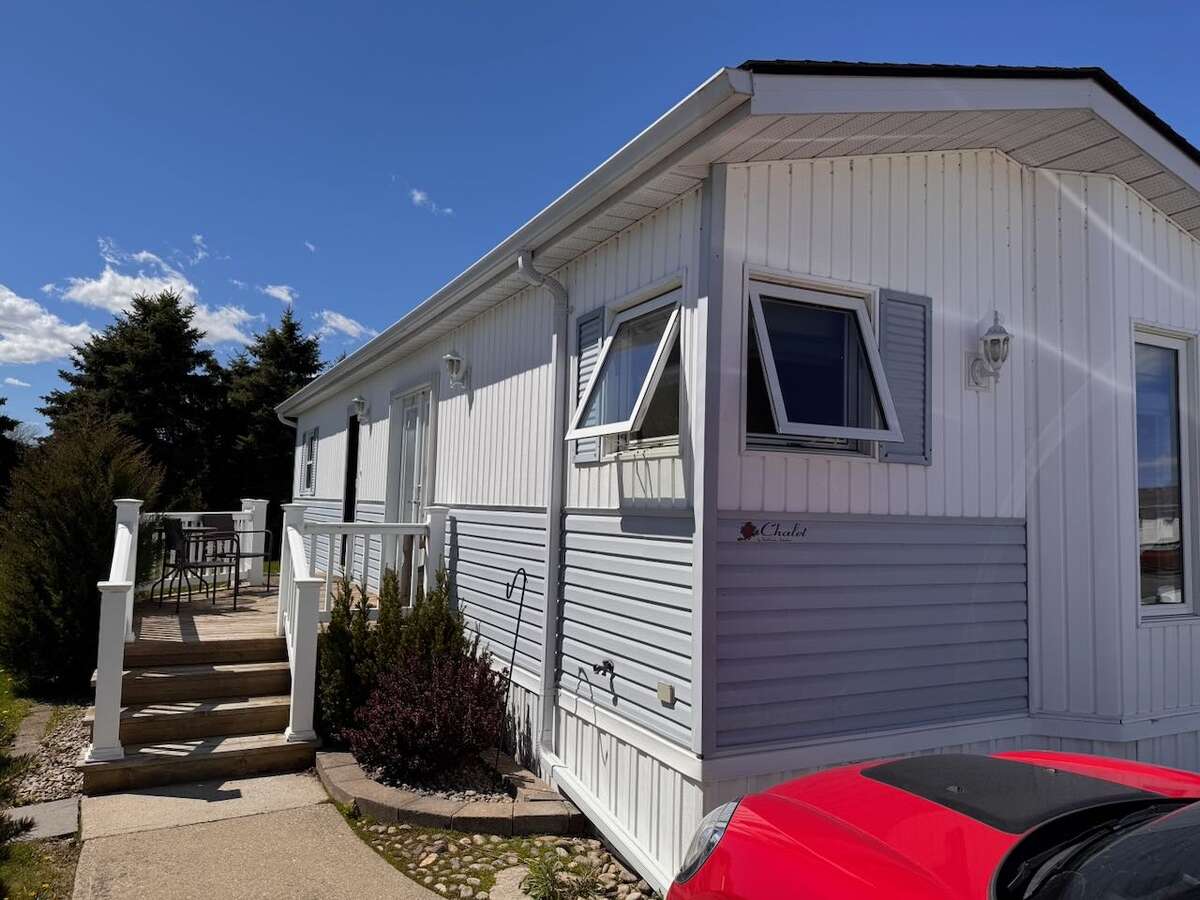 Mobile Home For Sale - #251, 5700 Blackwell Sideroad, Sarnia, ON