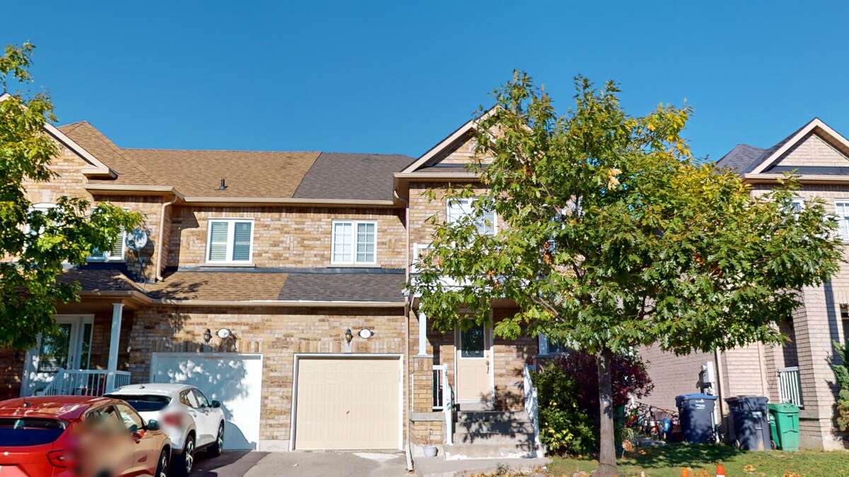 Townhouse For Rent - 71 Beavervalley Drive, Brampton, ON