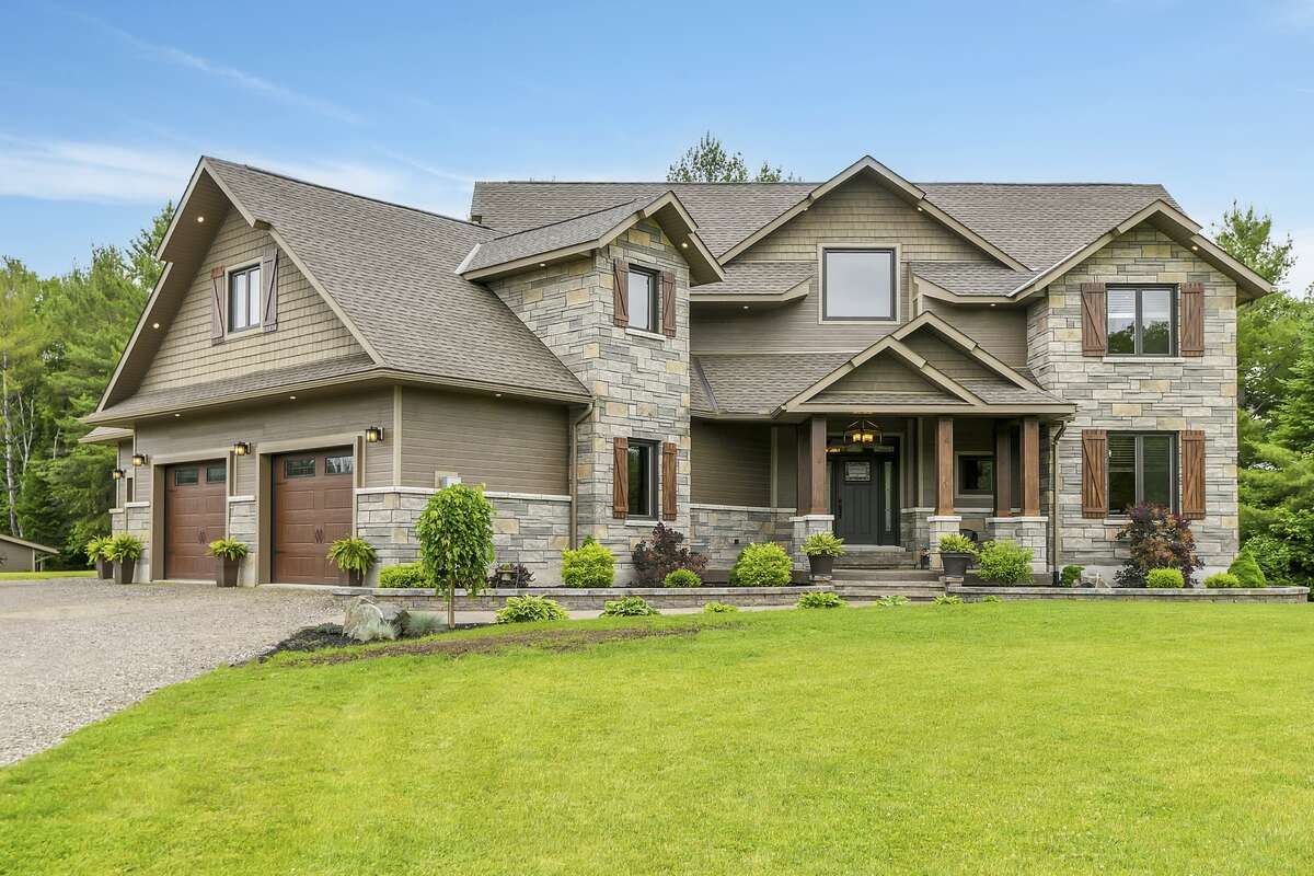 House For Sale - 2882 B Line Rd, Pembroke, ON