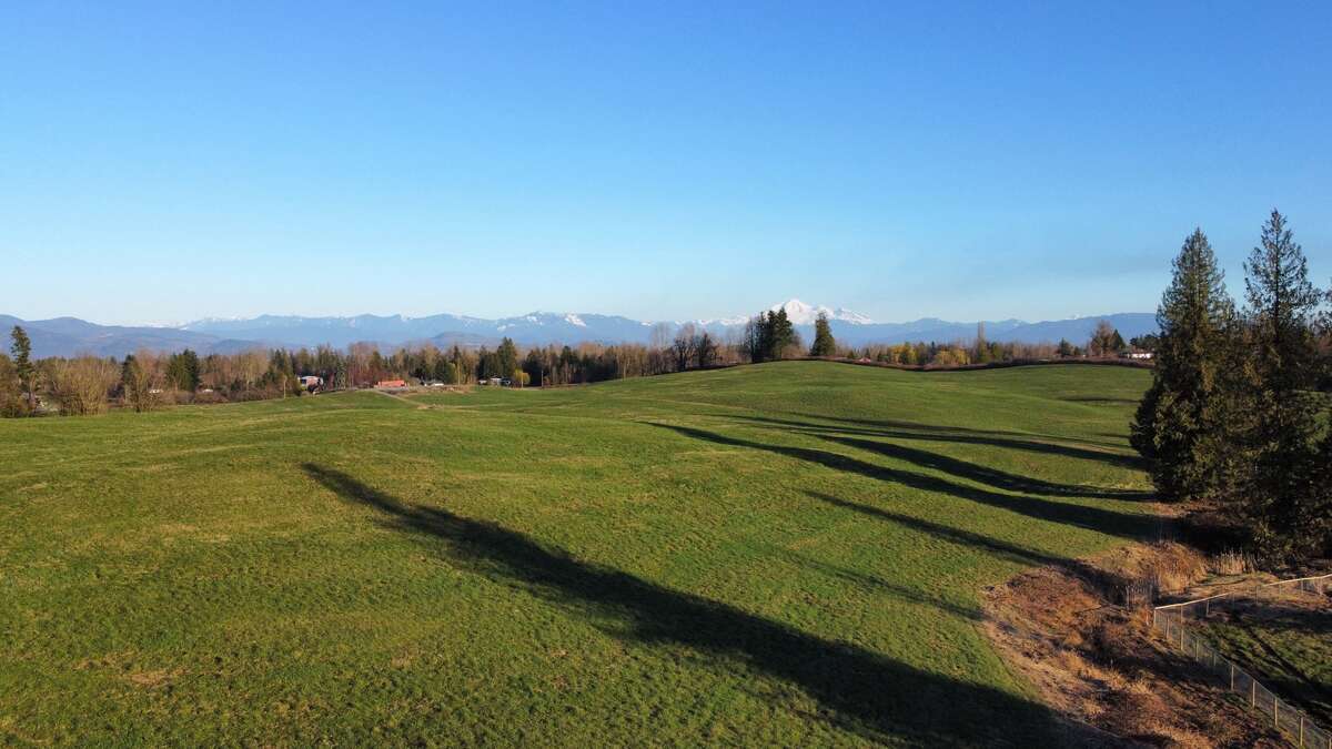 Acreage For Sale - 6077 Ross Rd, Abbotsford, BC