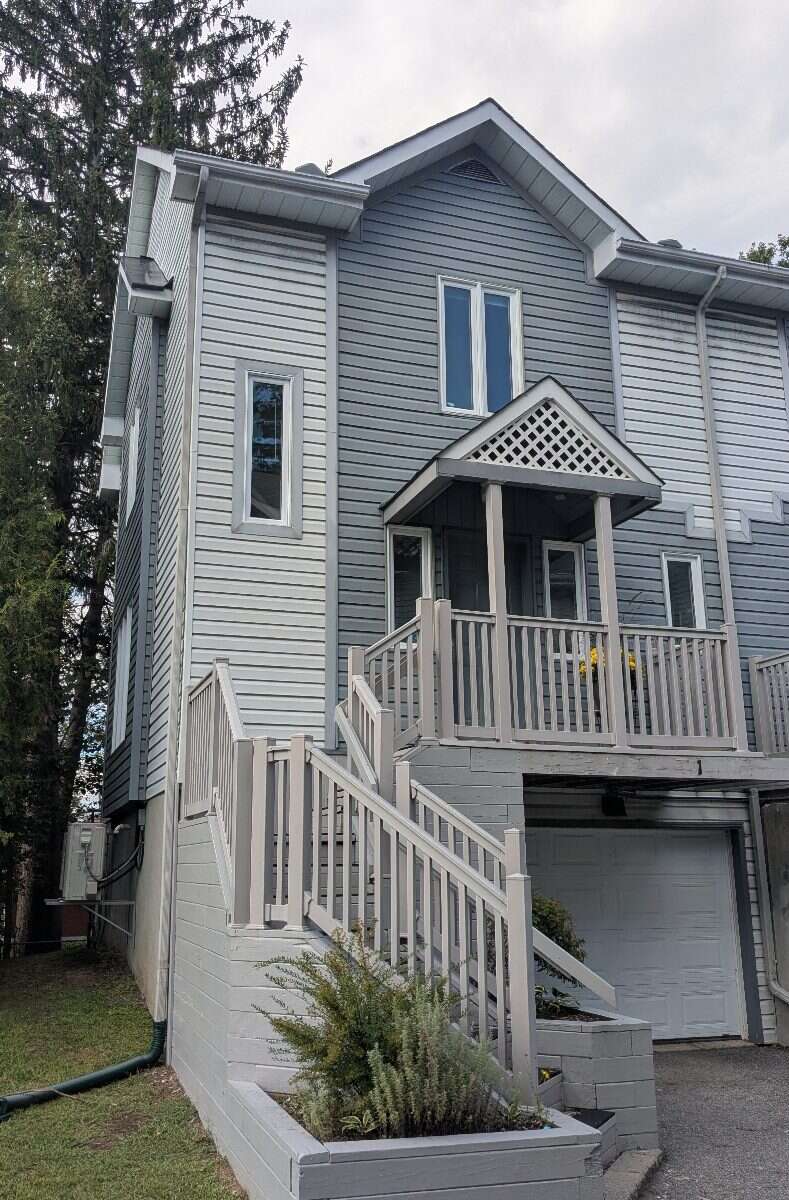 Row / Townhouse For Sale - #1, 817 High St, Ottawa, ON