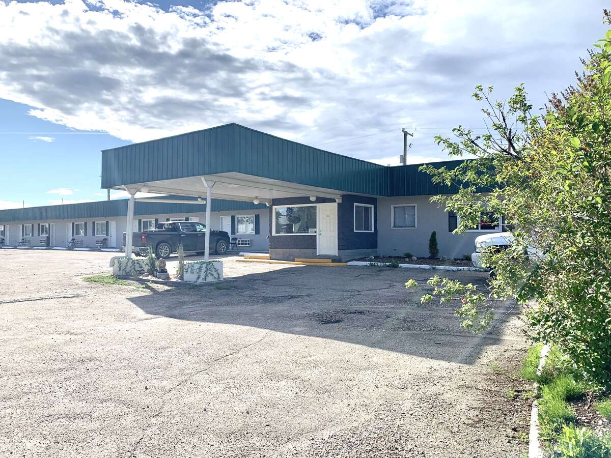 Business with Property For Sale - 5604 4 Ave, Edson, AB