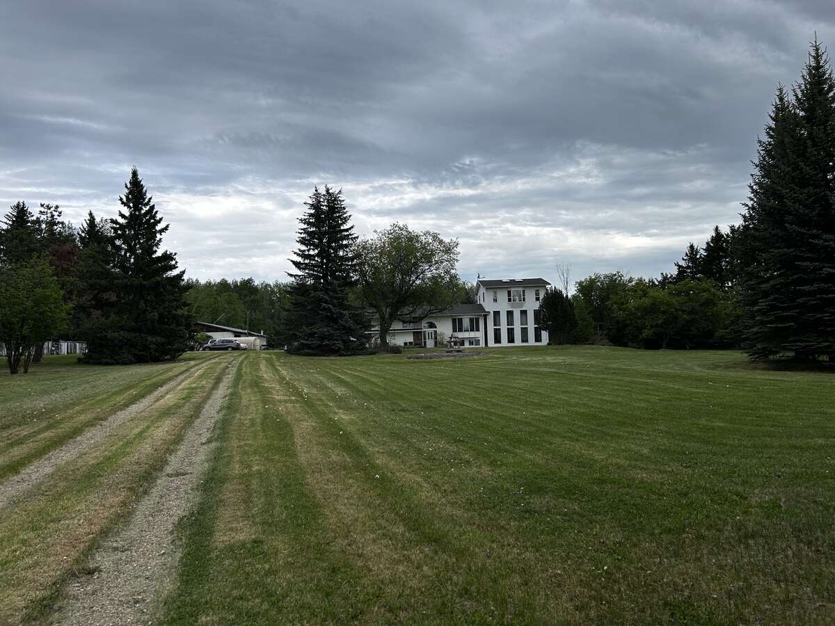 Farm For Sale - 47321 Rural Road 50, Breton, AB