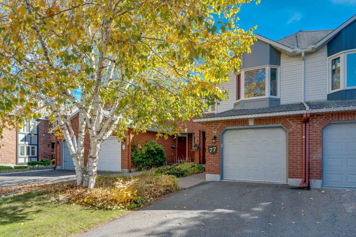 Row / Townhouse For Sale - 77 McGibbon Drive, Ottawa, ON