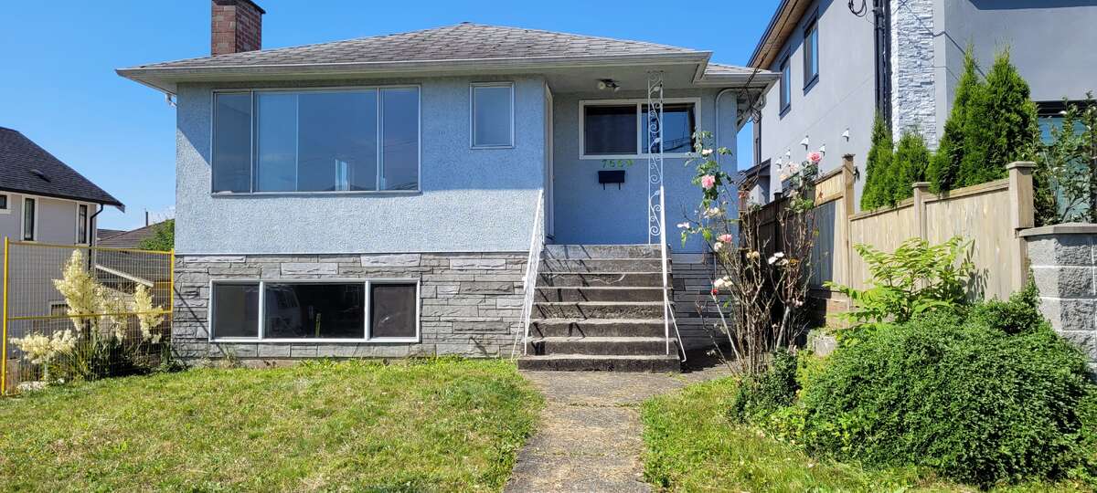House For Sale - 7669 Burgess St, Burnaby, BC