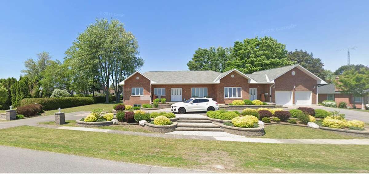Waterfront Property For Sale - 36 Elizabeth Dr., Iroquois, ON