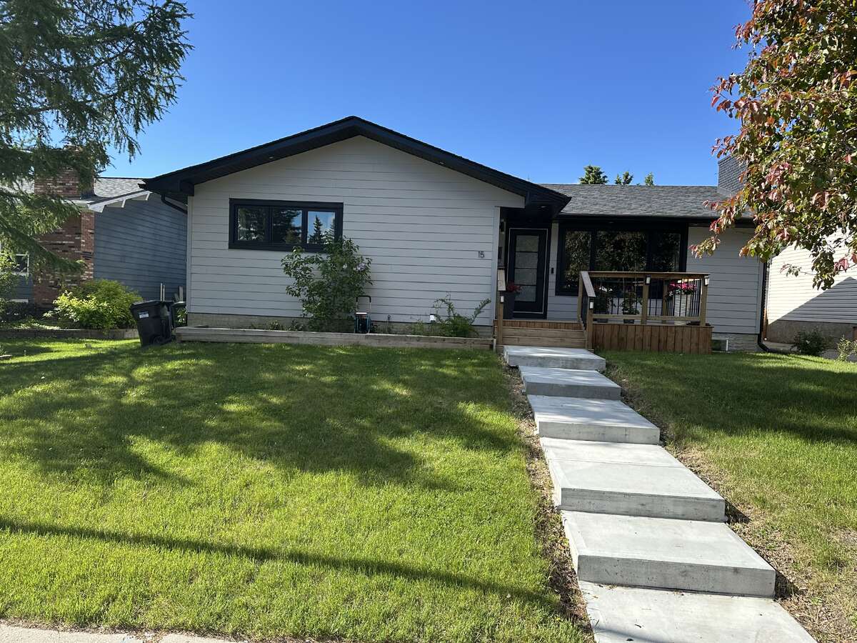 House For Sale - 15 Brookmere Place SW, Calgary, AB