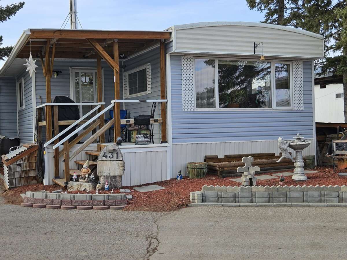 Mobile Home For Sale - #431, 3223 83 St NW, Calgary, AB