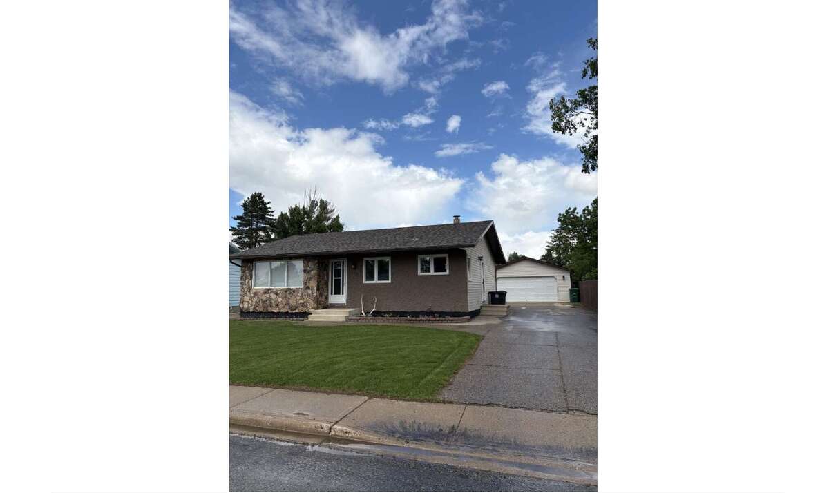 House For Sale - 405 7th Ave West, Biggar, SK