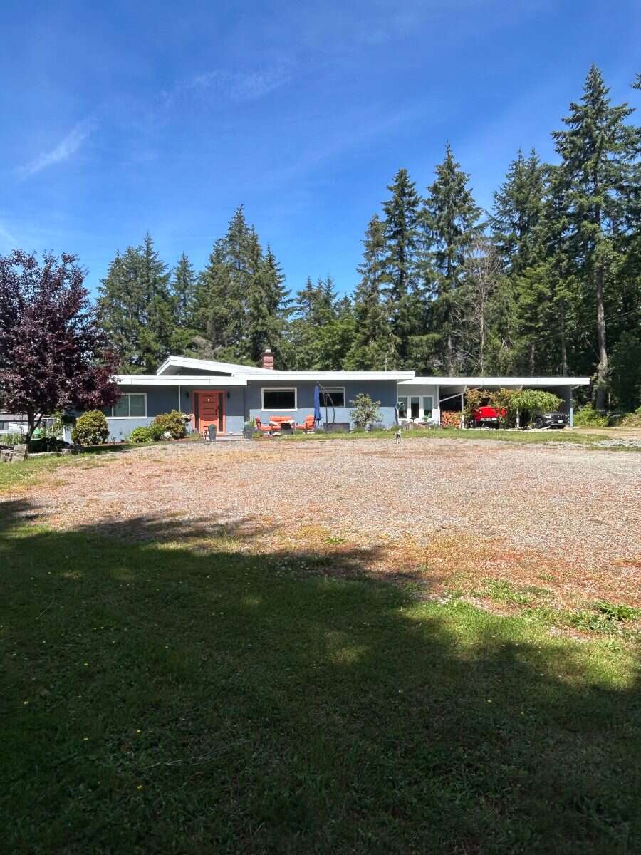 House For Sale - 4065 Gibbins Rd, Duncan, BC