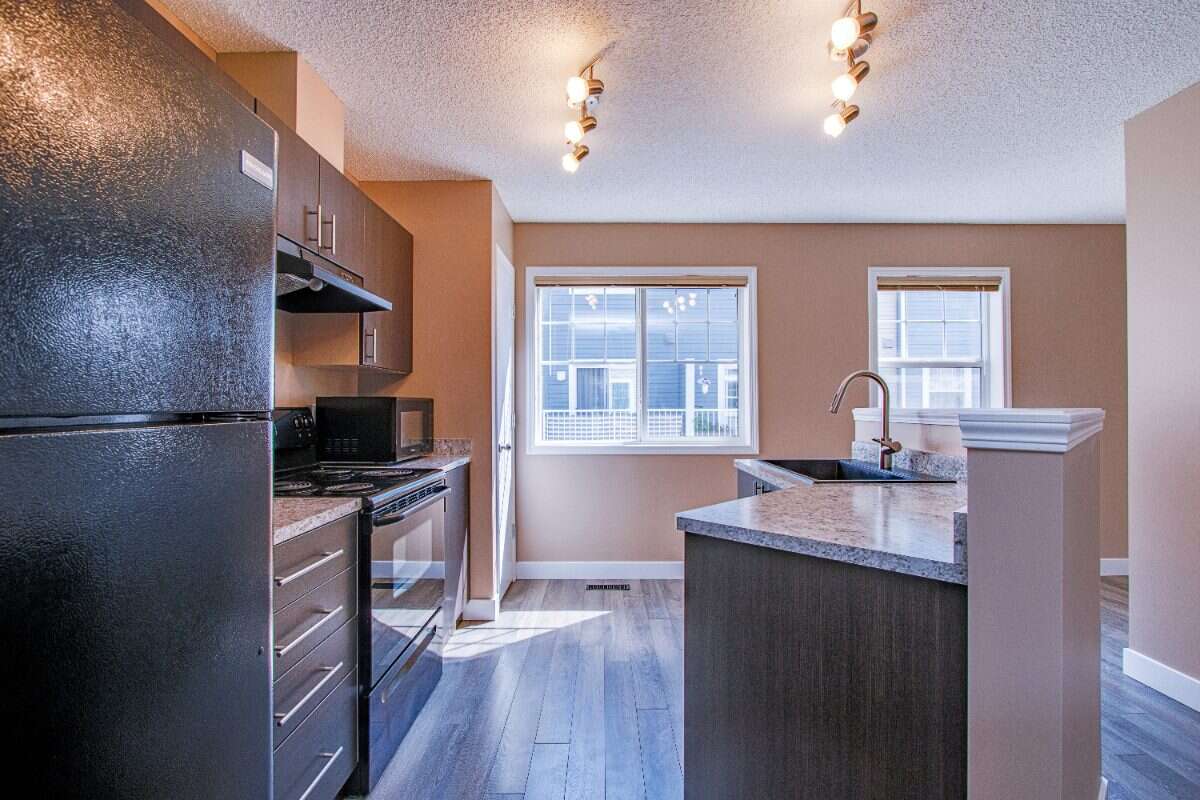 Townhouse For Sale - #15, 8304 11 Ave SW, Edmonton, AB
