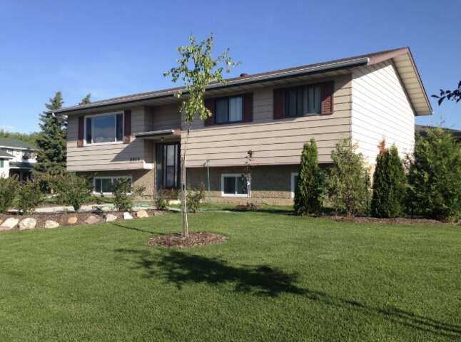 House For Sale - 8009 97th Avenue, Fort Saskatchewan, AB