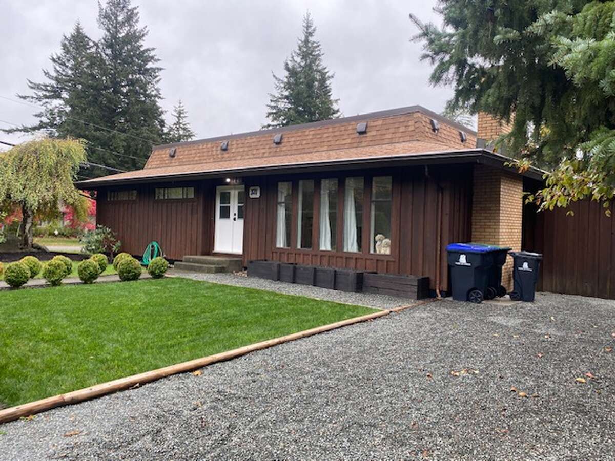 House For Sale - 371 Davis St, Comox, BC