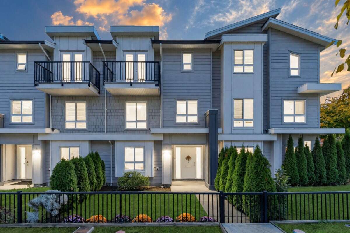 Row / Townhouse For Sale - #3, 1538 Dorset Avenue, Port Coquitlam, BC