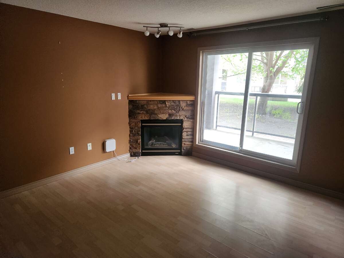 Condo For Sale - #105, 279 Suder Greens Drive, Edmonton, AB
