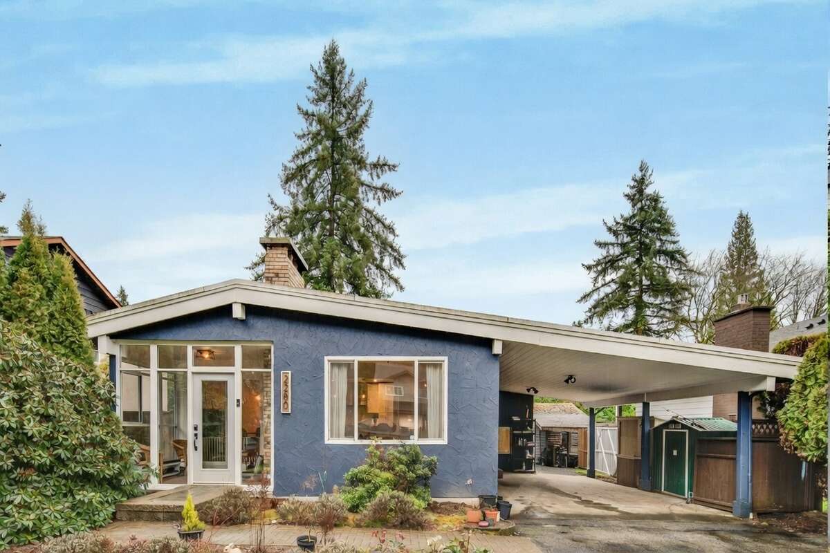 House For Sale - 2280 King Albert Avenue, Coquitlam, BC