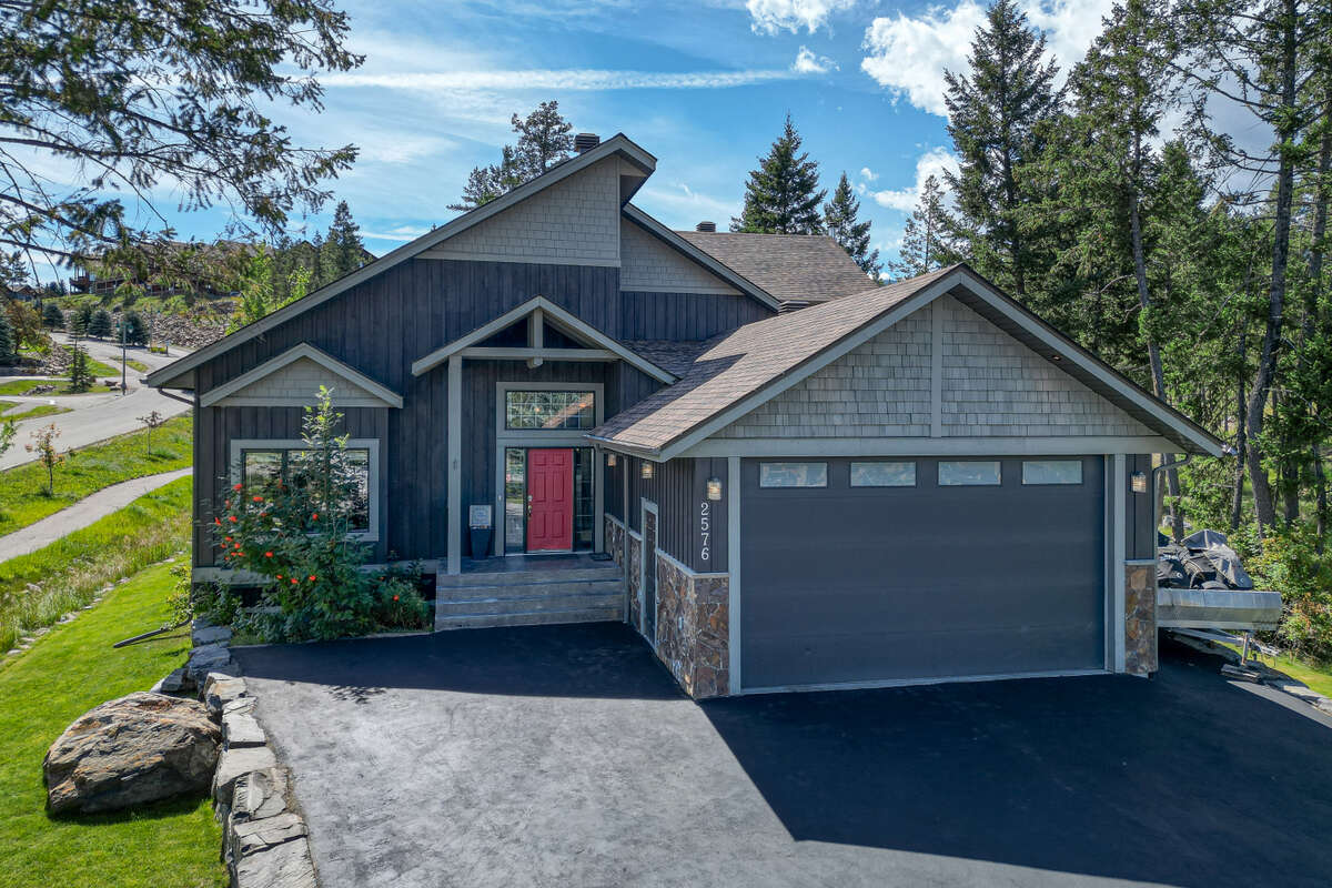 House For Sale - 2576 Sandstone Green, Invermere, BC