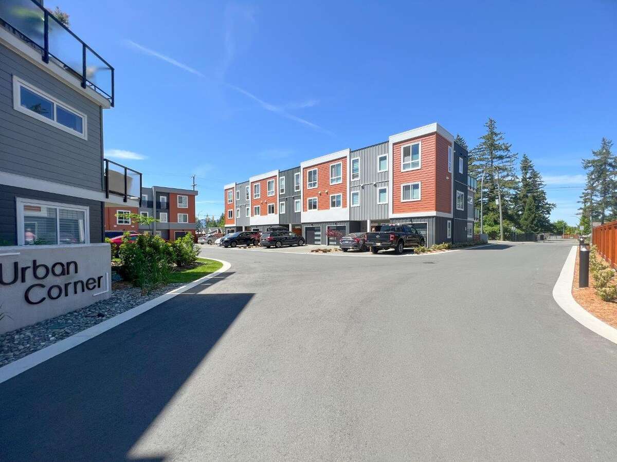 Townhouse For Sale - #11, 2310 Guthrie Road, Comox, BC