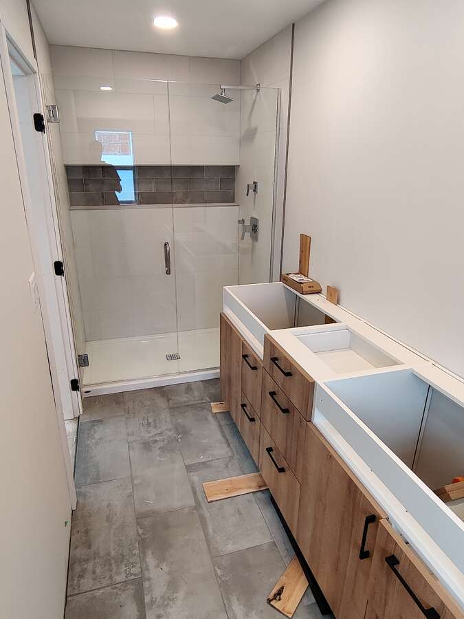 Upper Floor - Master Ensuite